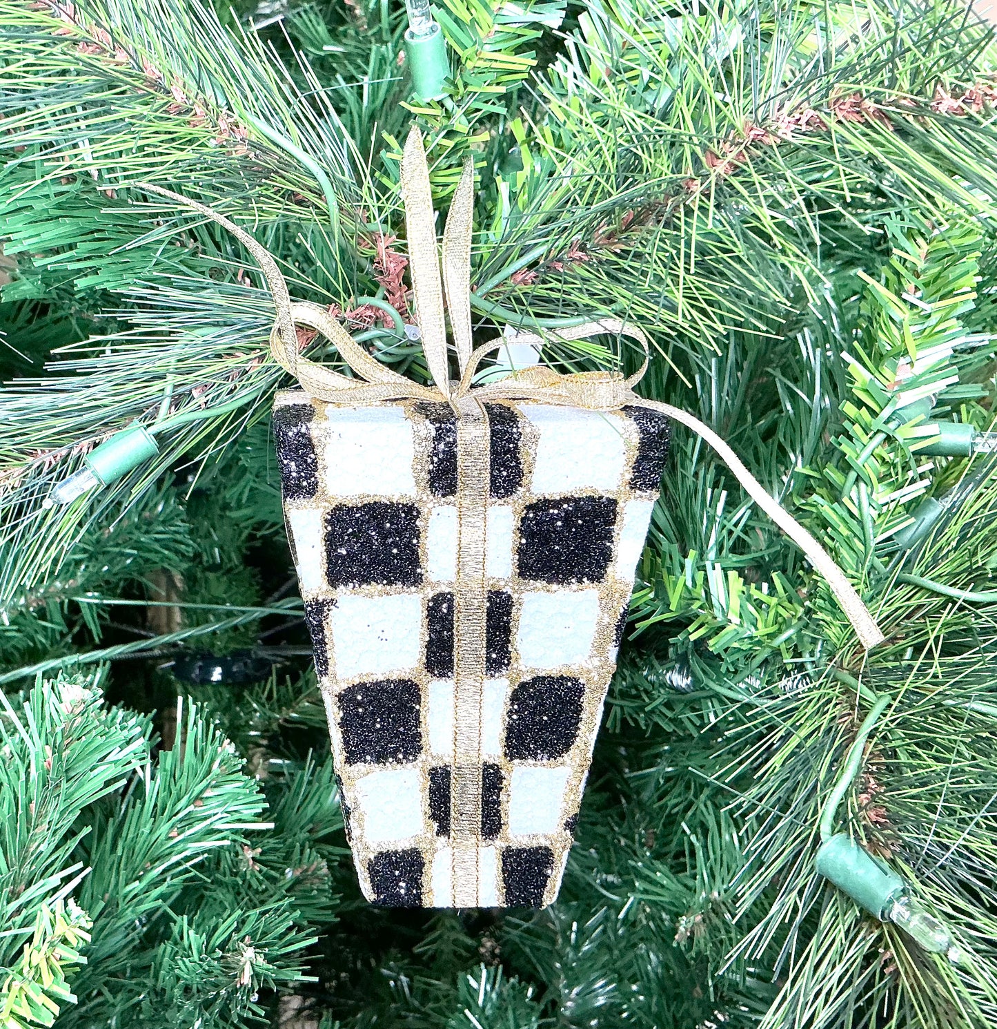 Harlequin Gift ornament, MTX72823