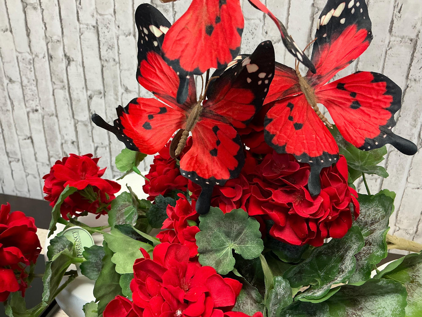 Red Butterfly Spray X3, 28”, MTF24441