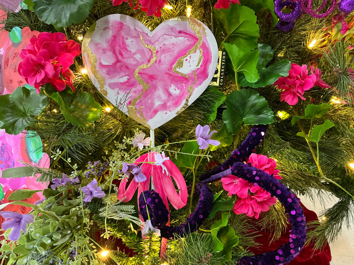 Splatter Heart - Round Top Collection