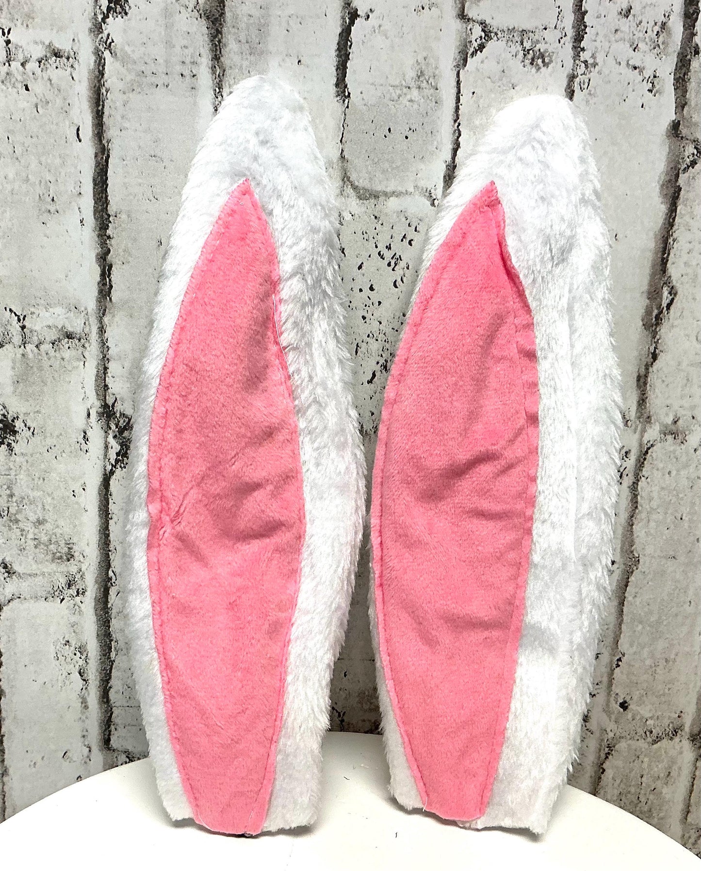 White Bunny Butt with Pink Feet and 2 Ears, 25”x12”, HE7115