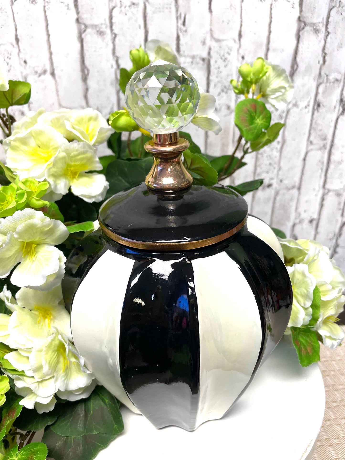 beautiful striped ceramic Mark Robert’s vase set, kitchen decor, living room decor, farmhouse decor, free shipping