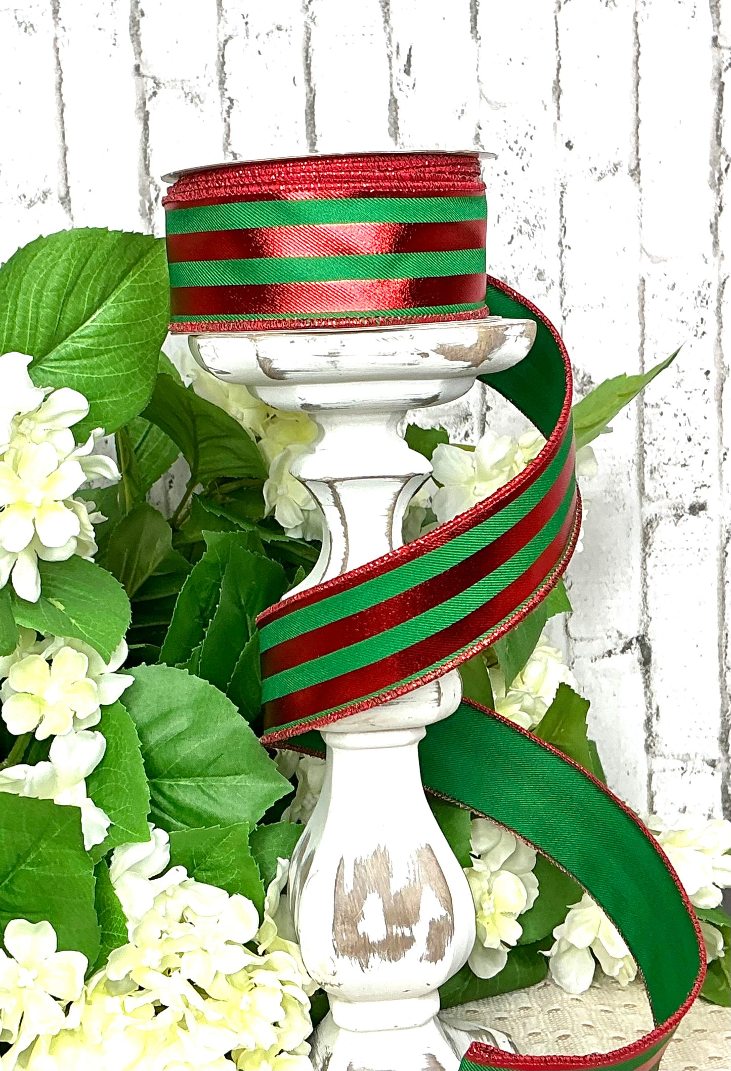 Green and red striped ribbon, RGE143106