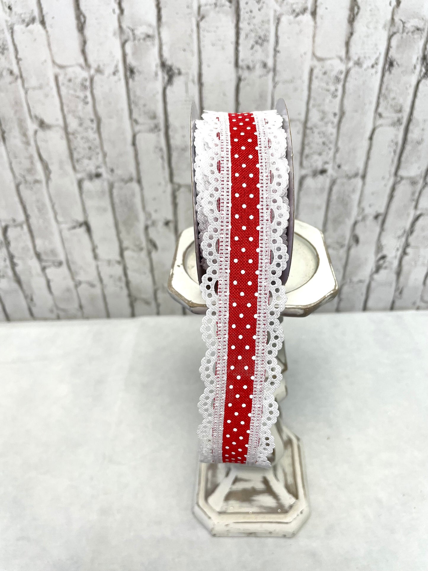 Red Swiss dot ribbon, RGO886924