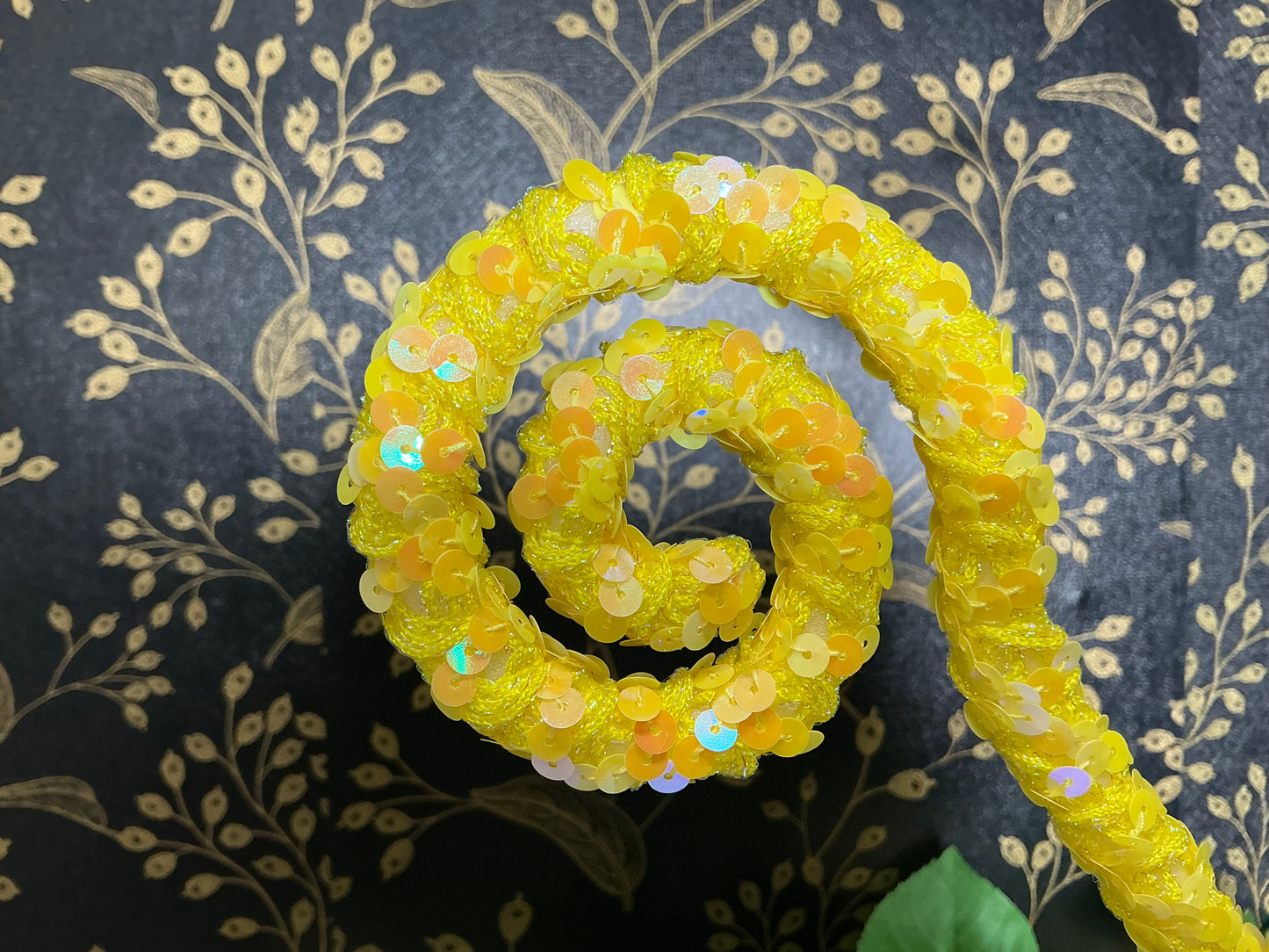 Yellow Sequin Curl Spray, MT26938-YELL