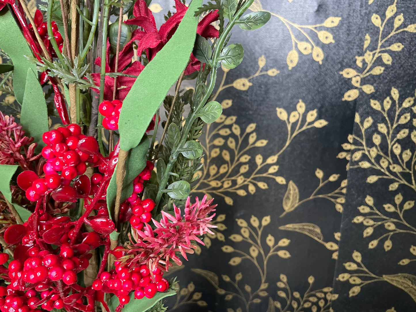 Mixed Christmas Filler spray, Red, 63526-RD