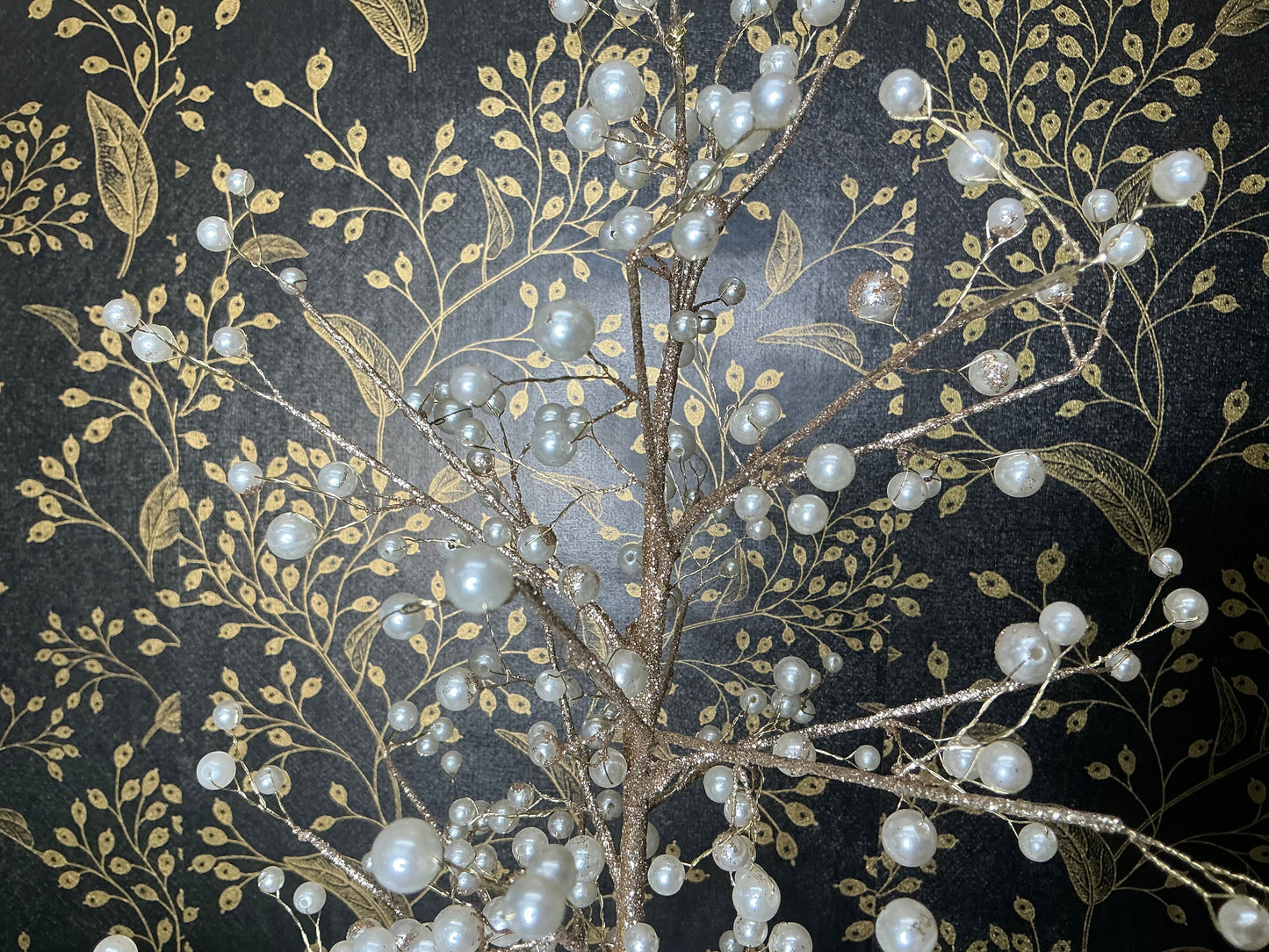 Gold and pearl tree, 3817594