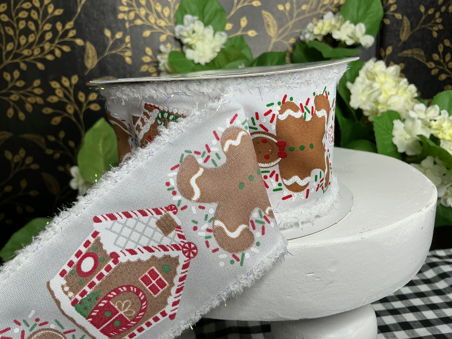 Gingerbread House Ribbon with drift