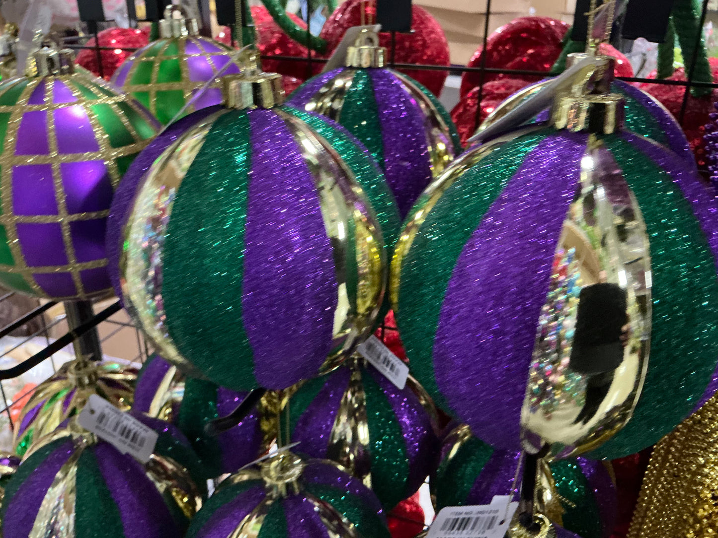 Vertical Stripe Ornament - HG1210
