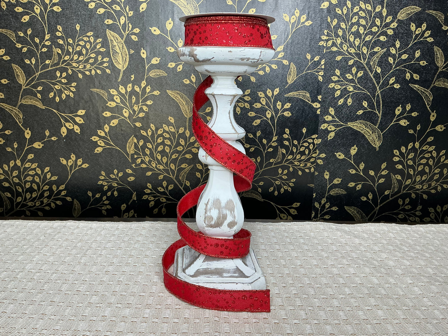Red ribbon with red dots, rgf771924