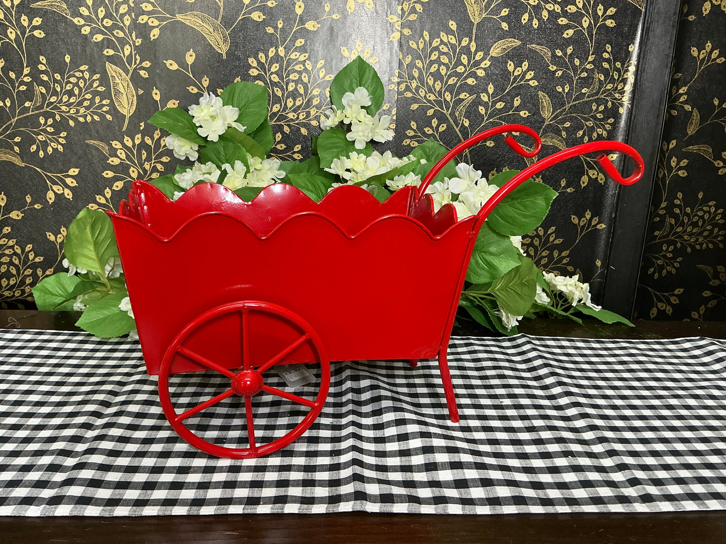 Red Scalloped Wagon
