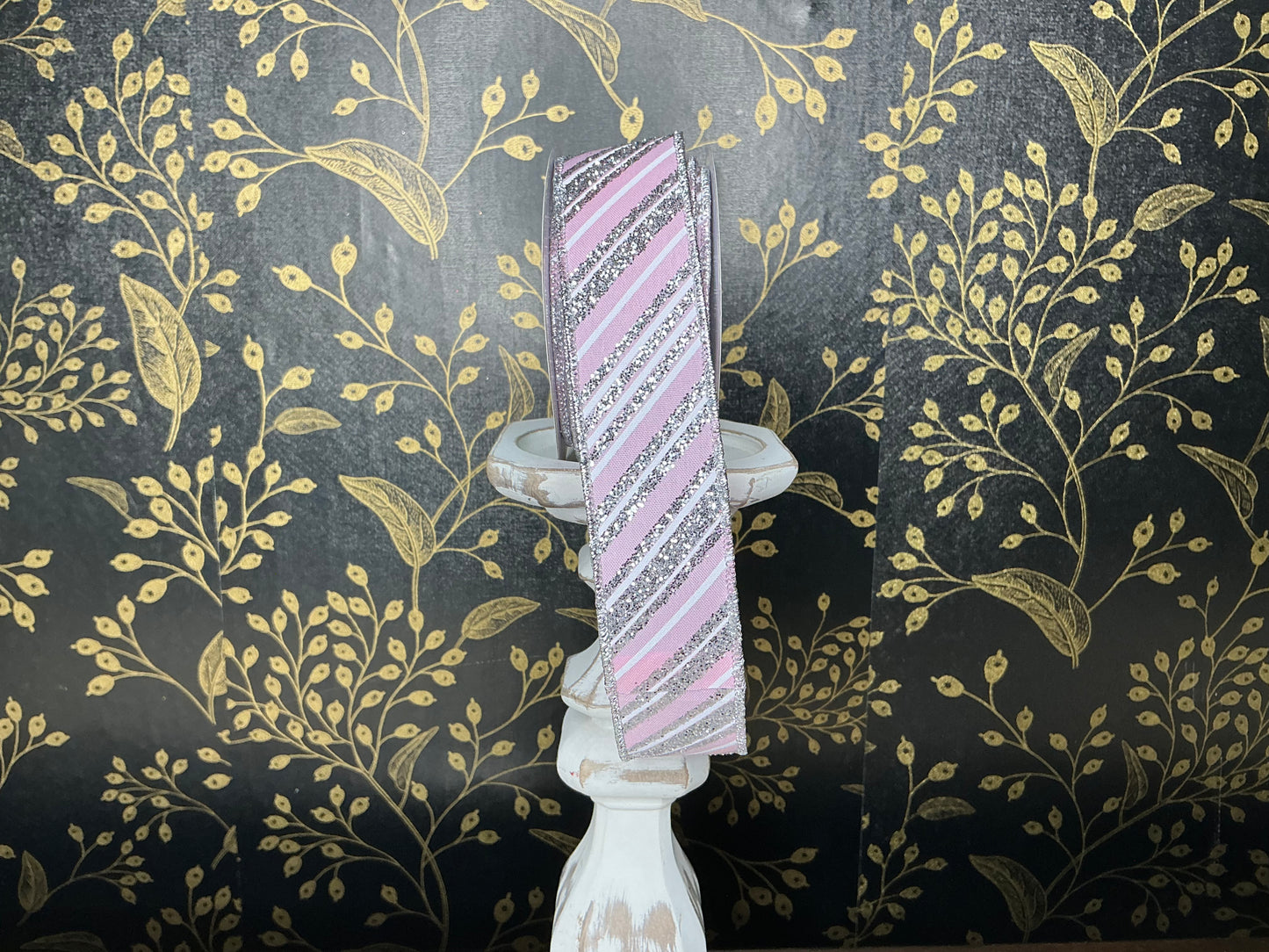 Pink/Silver Ribbon, RGE185215