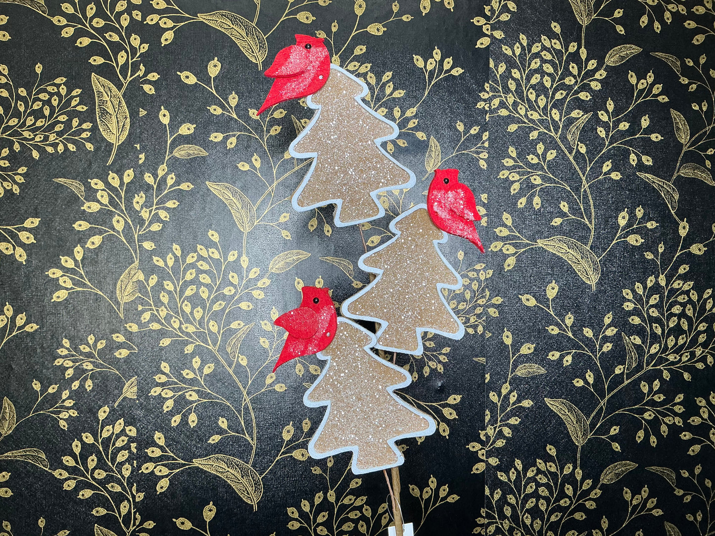 Gingerbread tree with cardinal spray, 40301