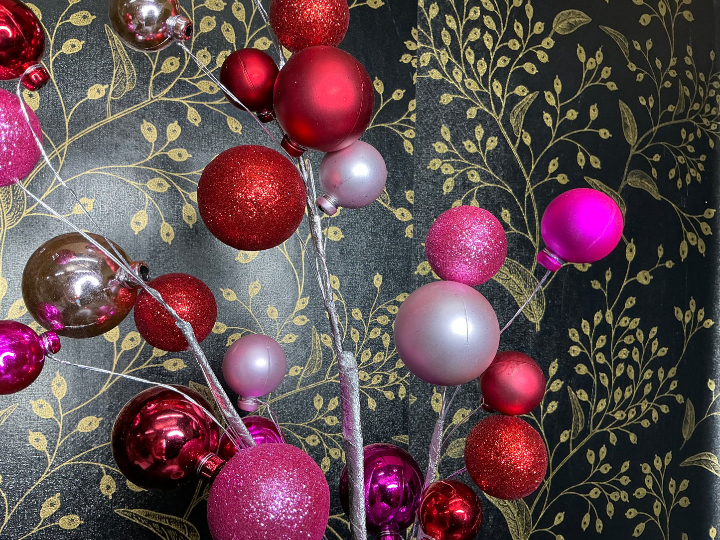 Glitter ball ornament spray, 40339-PKBTYRD