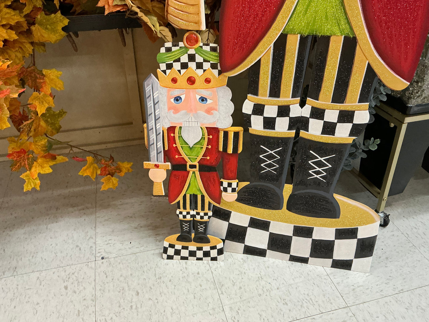 Nutcracker, Medium, Round Top Collection