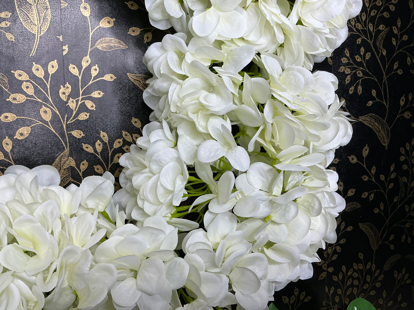 White Hydrangea wreath - W4441808