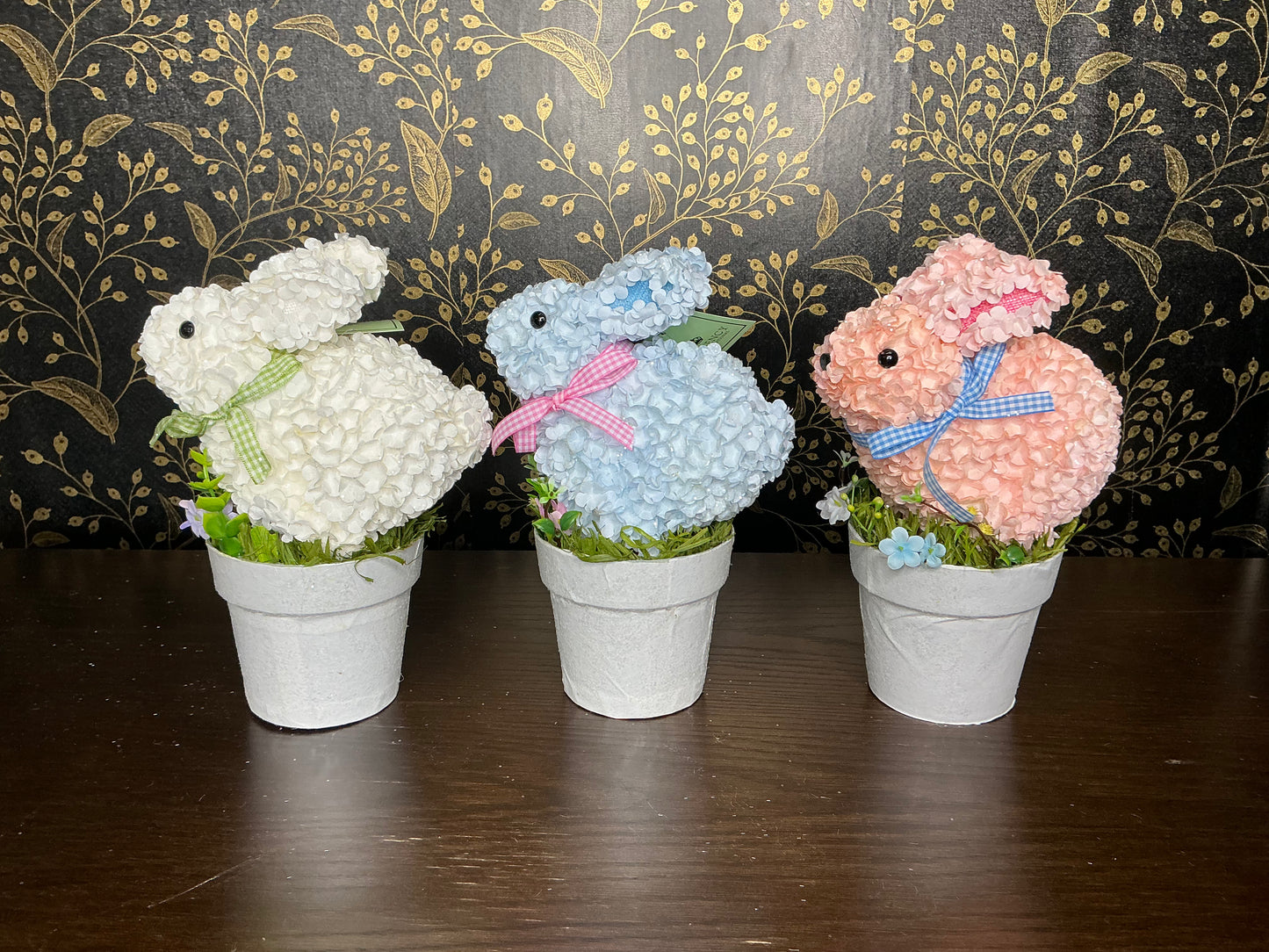 Flowering Bunny in pot - MT25988