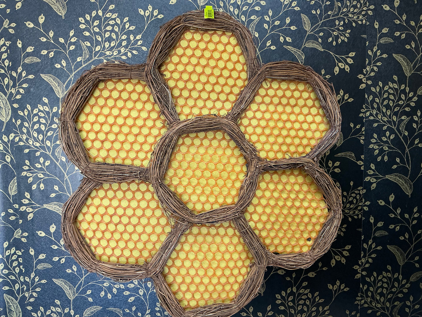 Honeycomb - Grapevine Shape