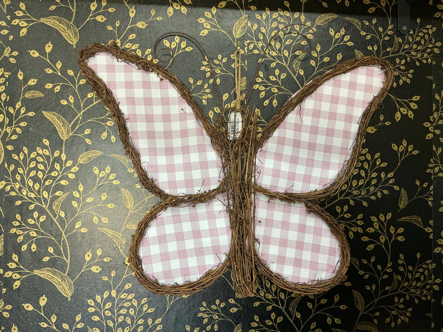Light Pink Butterfly - Grapevine Shape