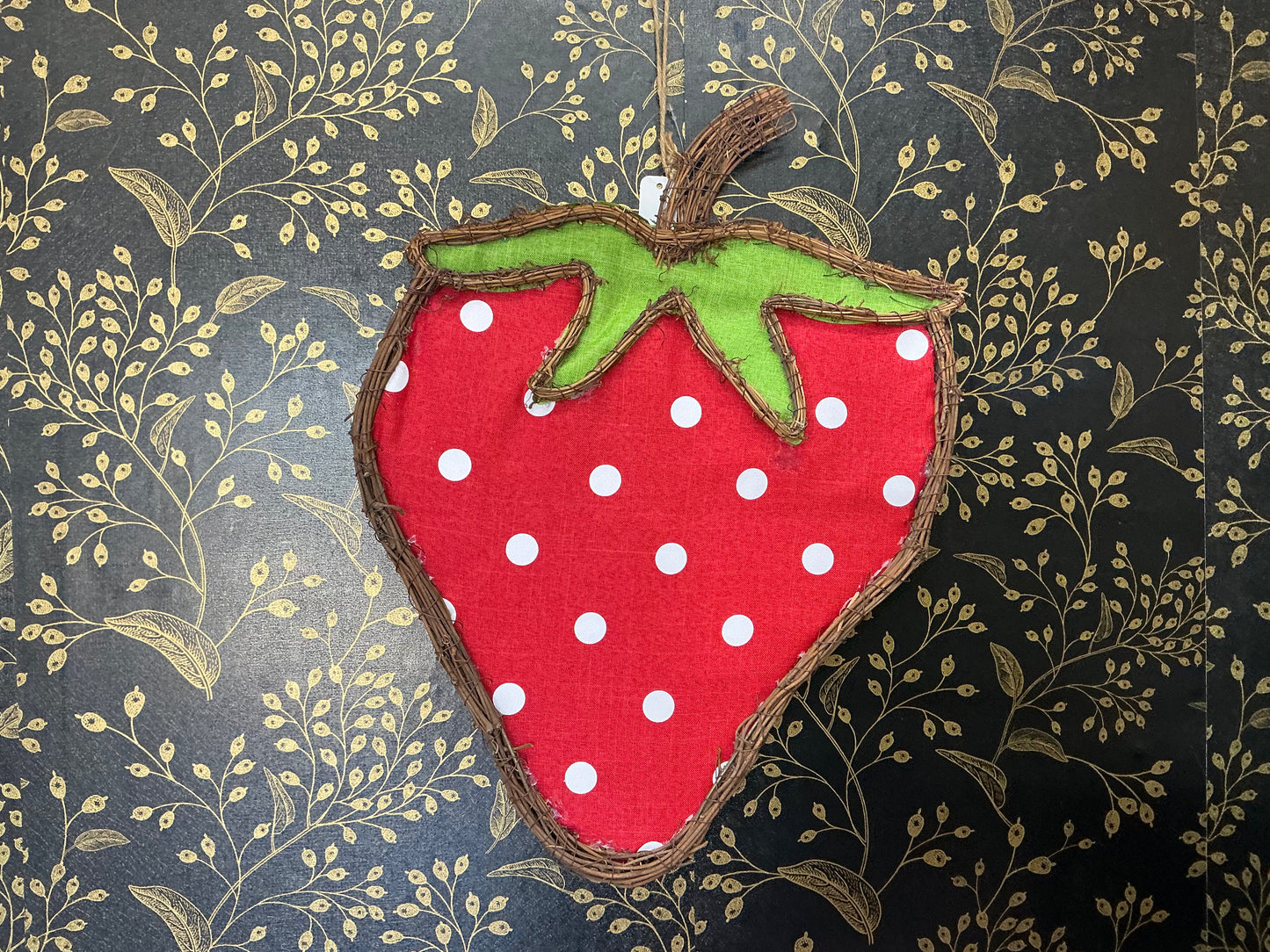 Strawberry with dot - Grapevine Shape