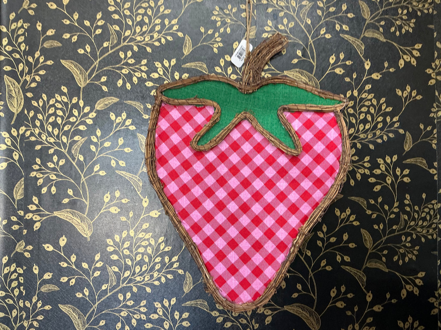 Strawberry Plaid - Grapevine Shape