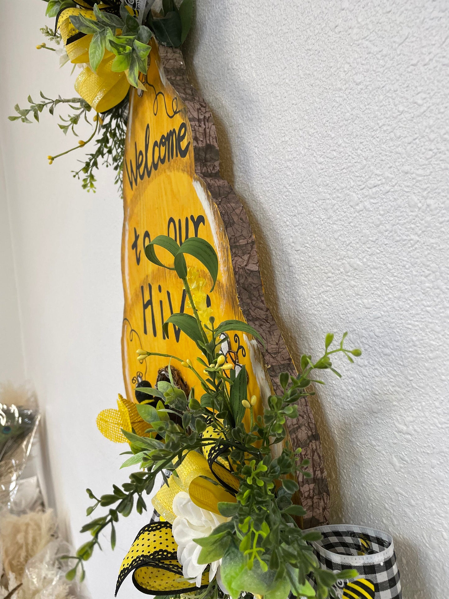 Everyday wreath, bee wreath, summer wreath, spring wreath, bee door hanger, summer door hanger, shipping included in price