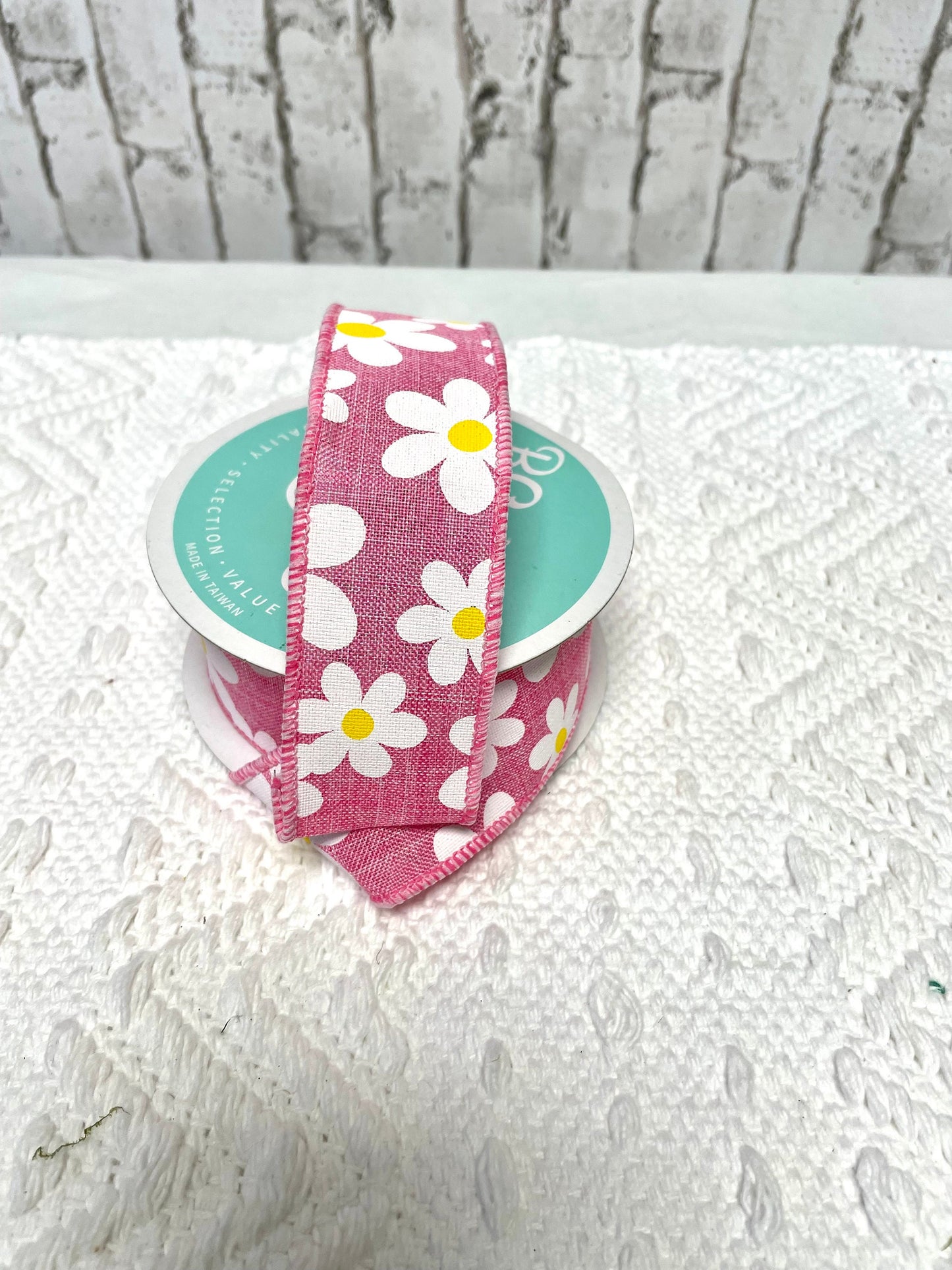 Pink with white daisy ribbon,RGO193422