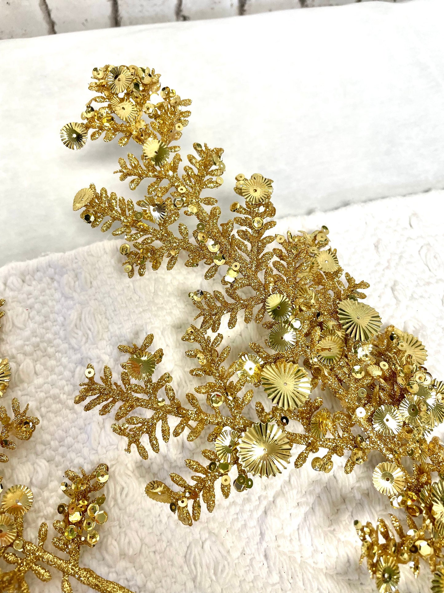 Gold glitter juniper spray, 201608
