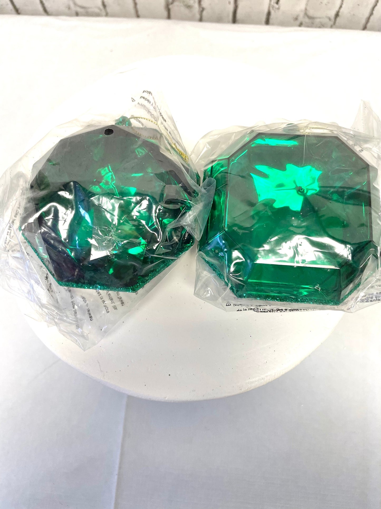 emerald green 4 inch round/ square 2 pack gems/jewels, MTX67413, 2 pack green jewels, Christmas gems, Christmas jewels, 4 inch jewels/gems.
