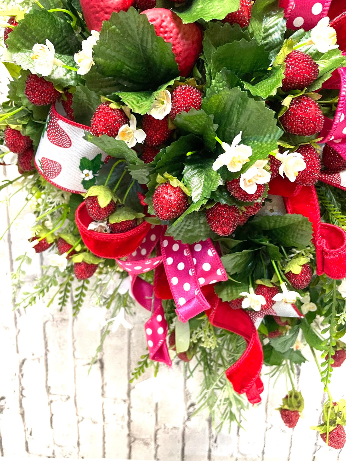 strawberry wreath, strawberry decor, spring wreath, spring door decor, summer door decor, strawberry patch wreath, shipping included