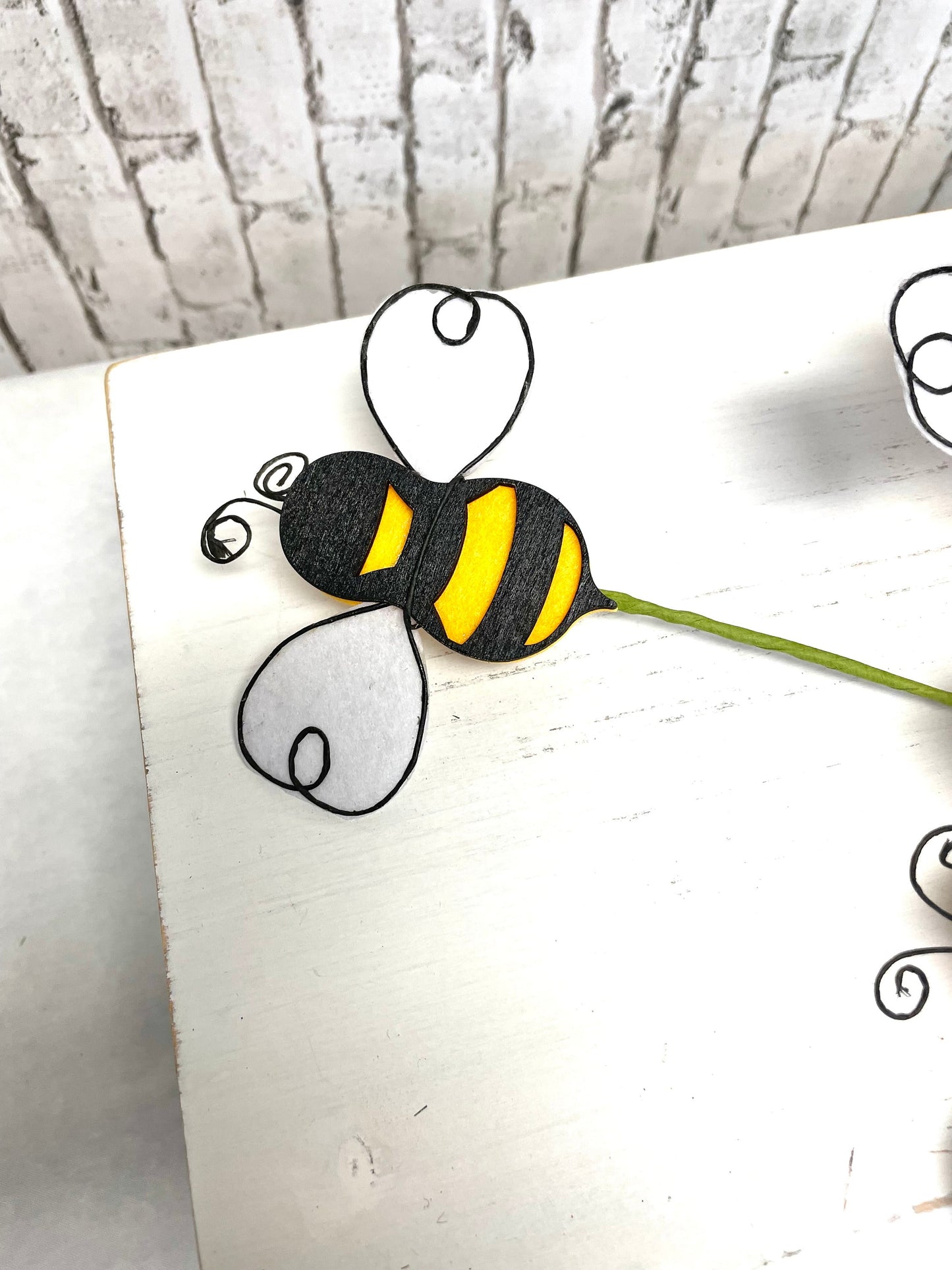 Bee spray, bumble bee spray, bee pick, bumble bee pick, spring bee spray, summer bee spray, 63067YWBK