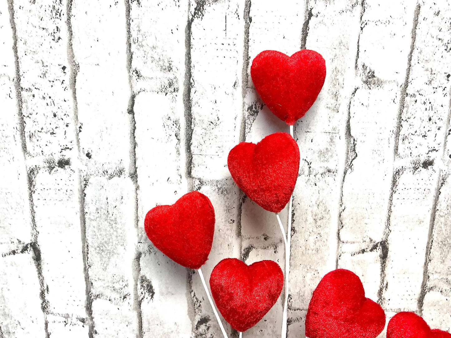 Heart Spray, 24” tall, HV136924, Valentine Hearts, velvet hearts