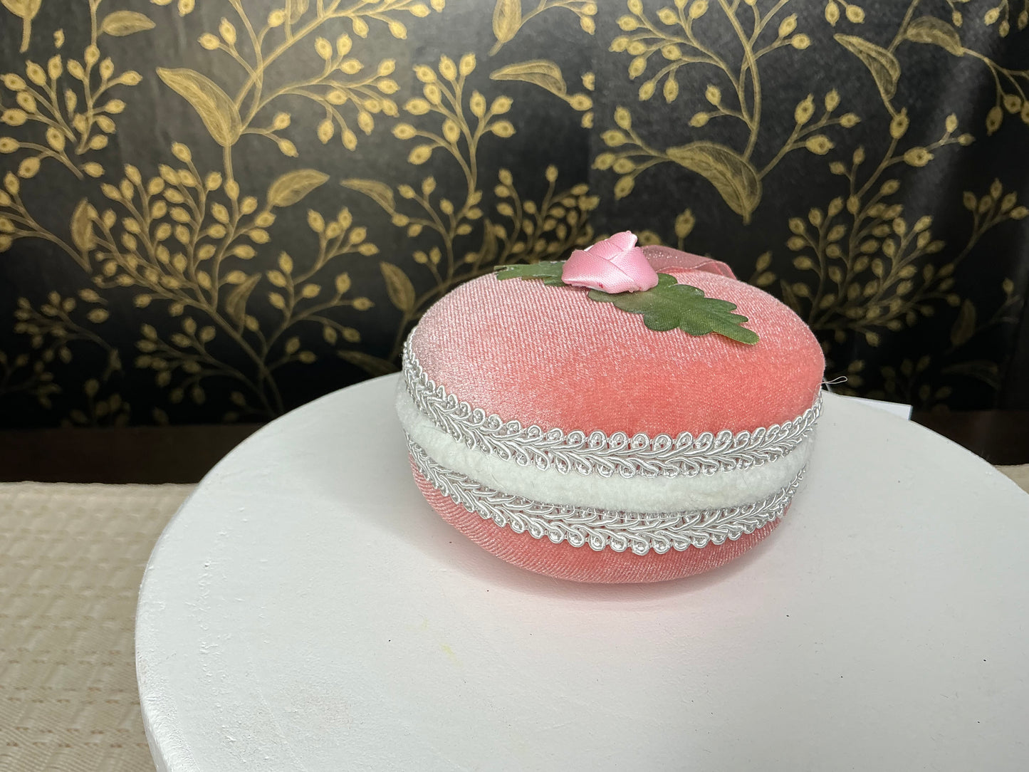 Pink macaron, December diamonds, 08-00209