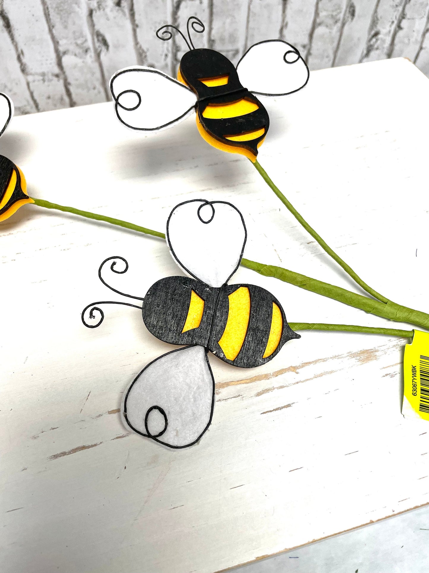 Bee spray, bumble bee spray, bee pick, bumble bee pick, spring bee spray, summer bee spray, 63067YWBK