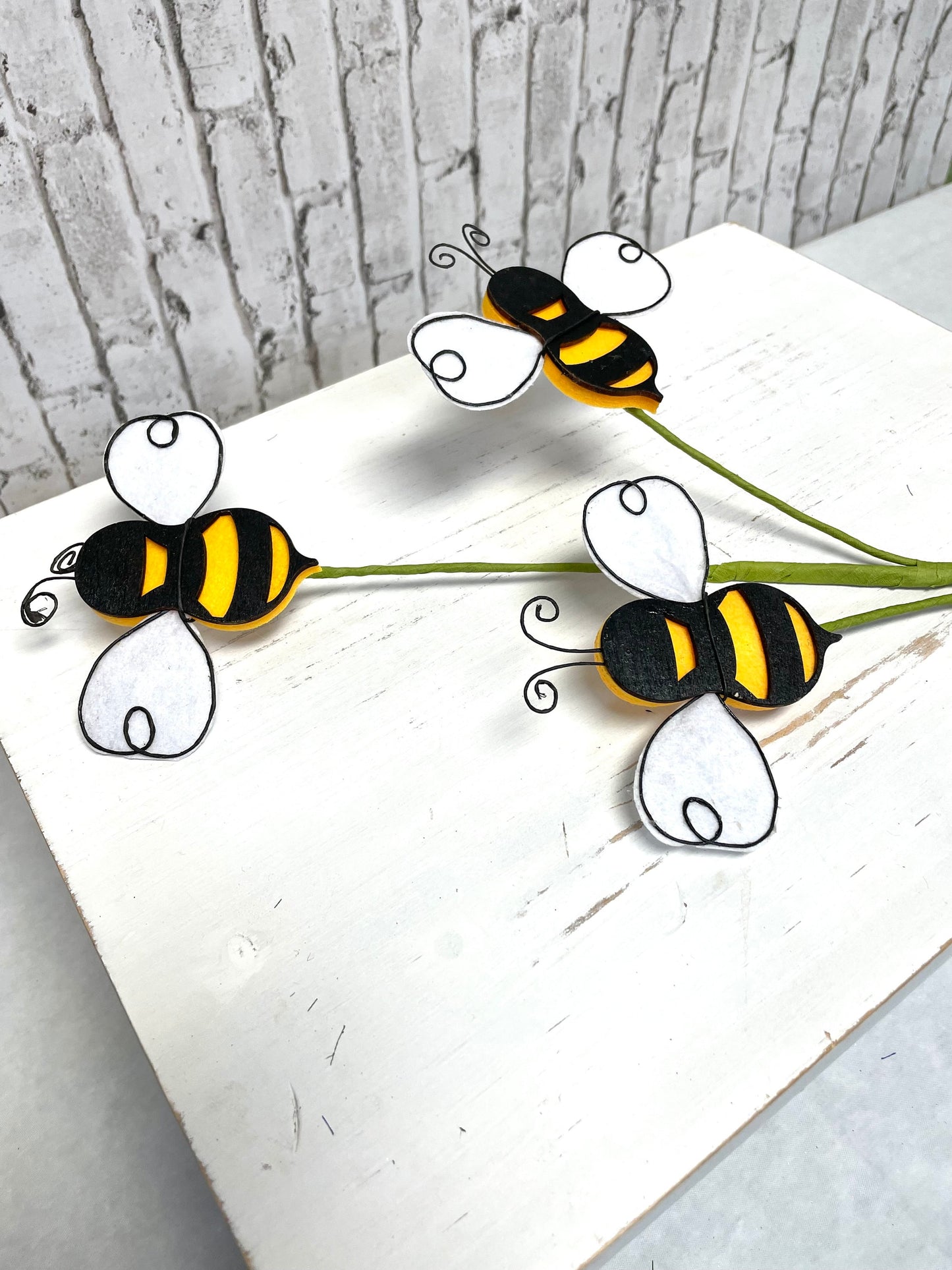 Bee spray, bumble bee spray, bee pick, bumble bee pick, spring bee spray, summer bee spray, 63067YWBK