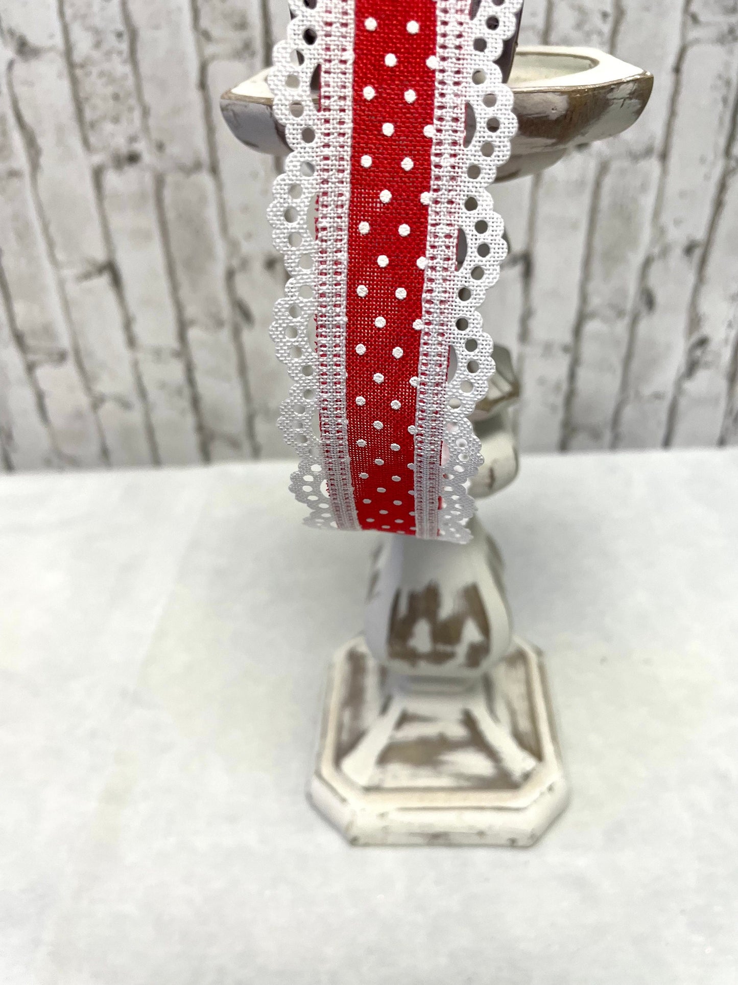 Red Swiss dot ribbon, RGO886924