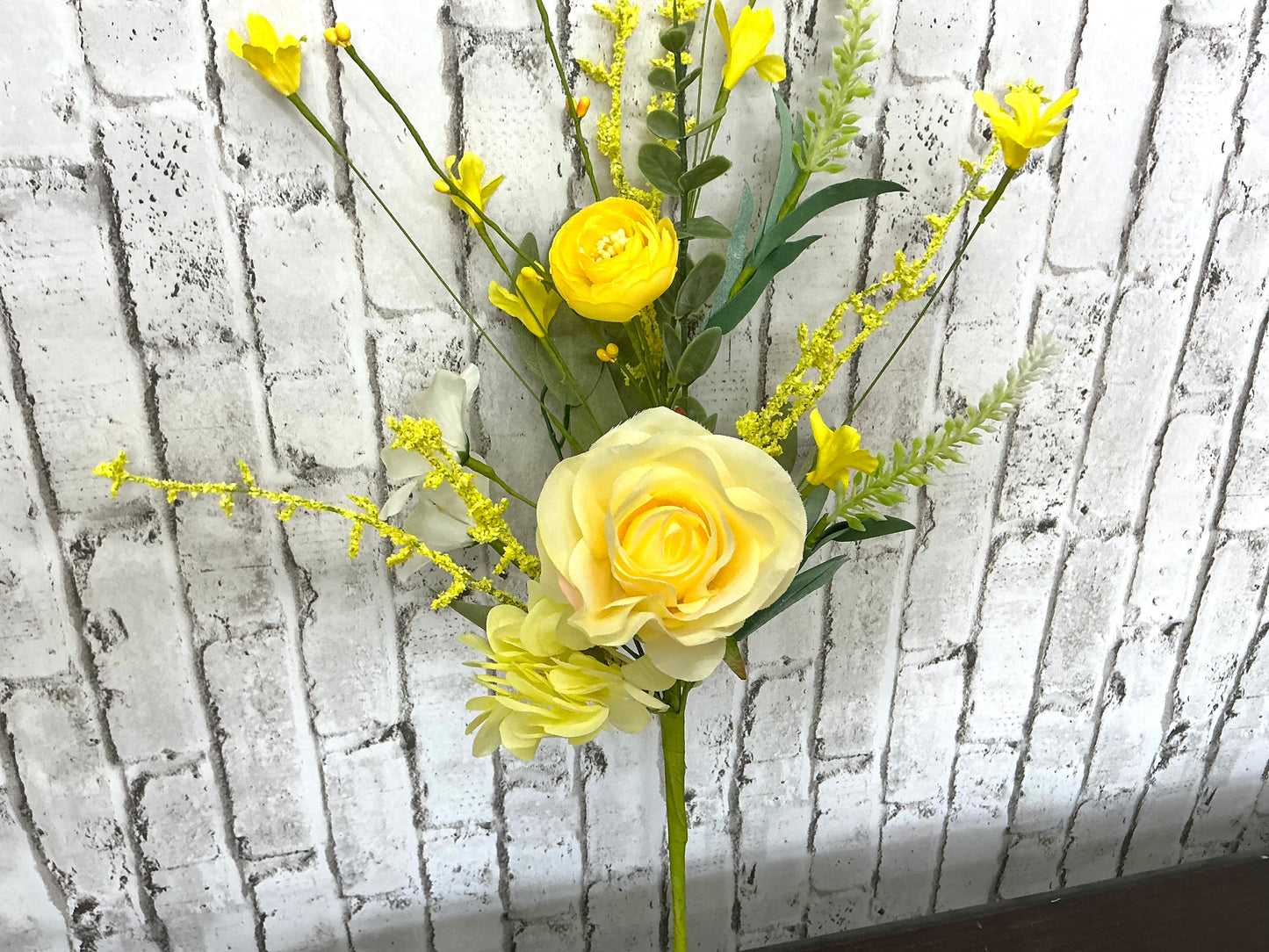 Yellow rose/hydrangea spray, FH814729