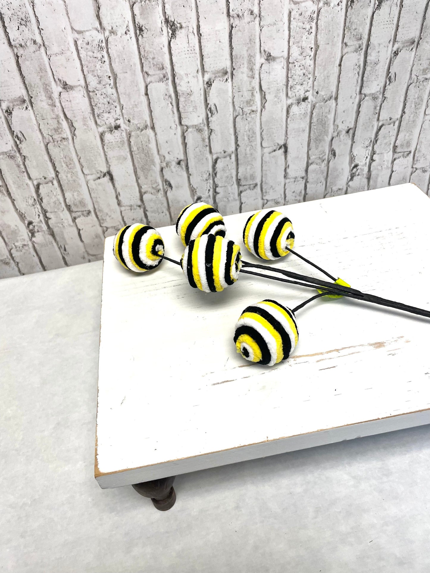 Chenille swirly ball spray, bee swirly ball spray, 63239WBKWT, bee theme ball spray, spring bee ball spray, summer bee ball spray