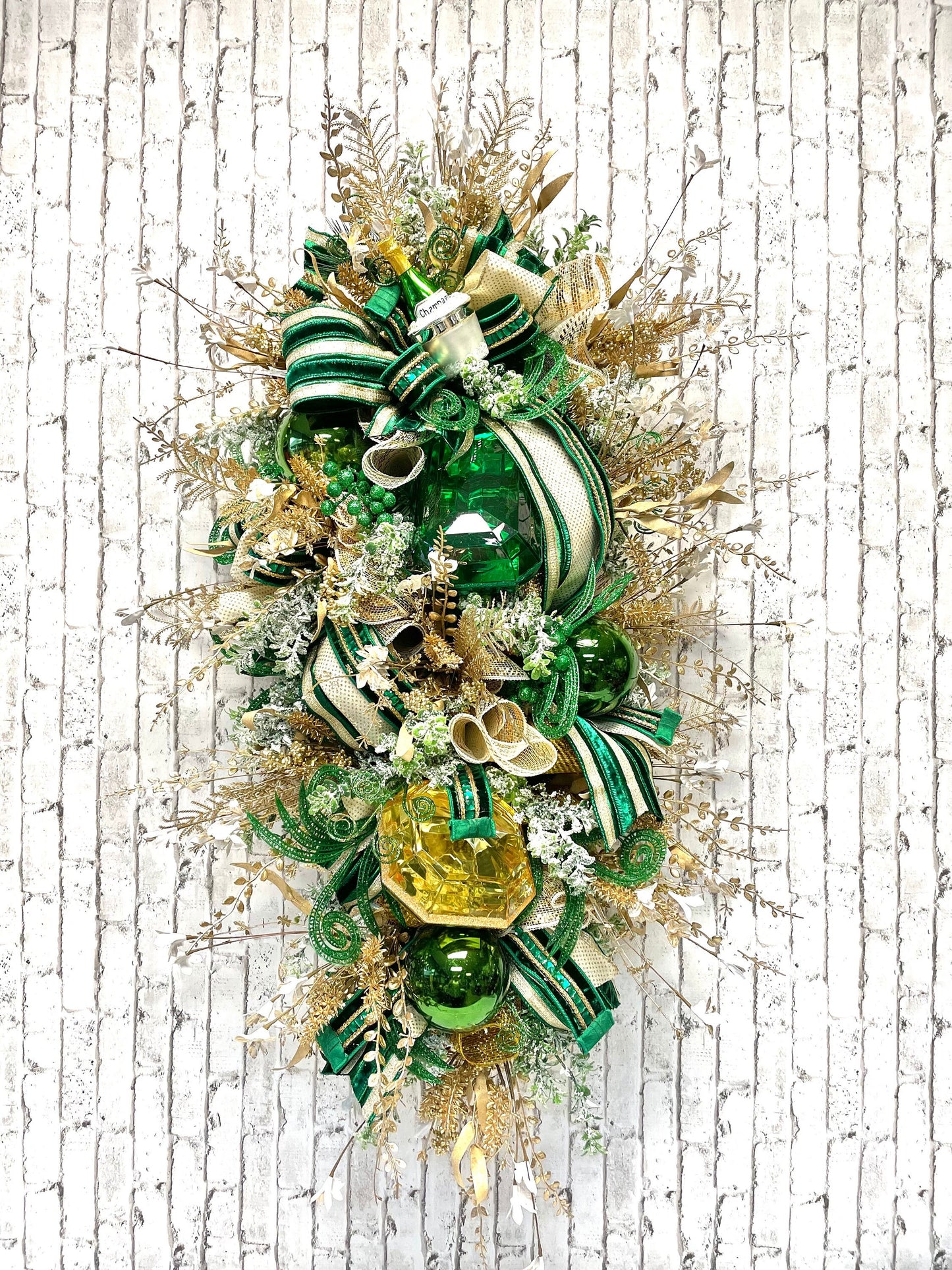 Emerald green Christmas swag, green and gold Christmas swag, Christmas swag, elegant glam  swag, free shipping.