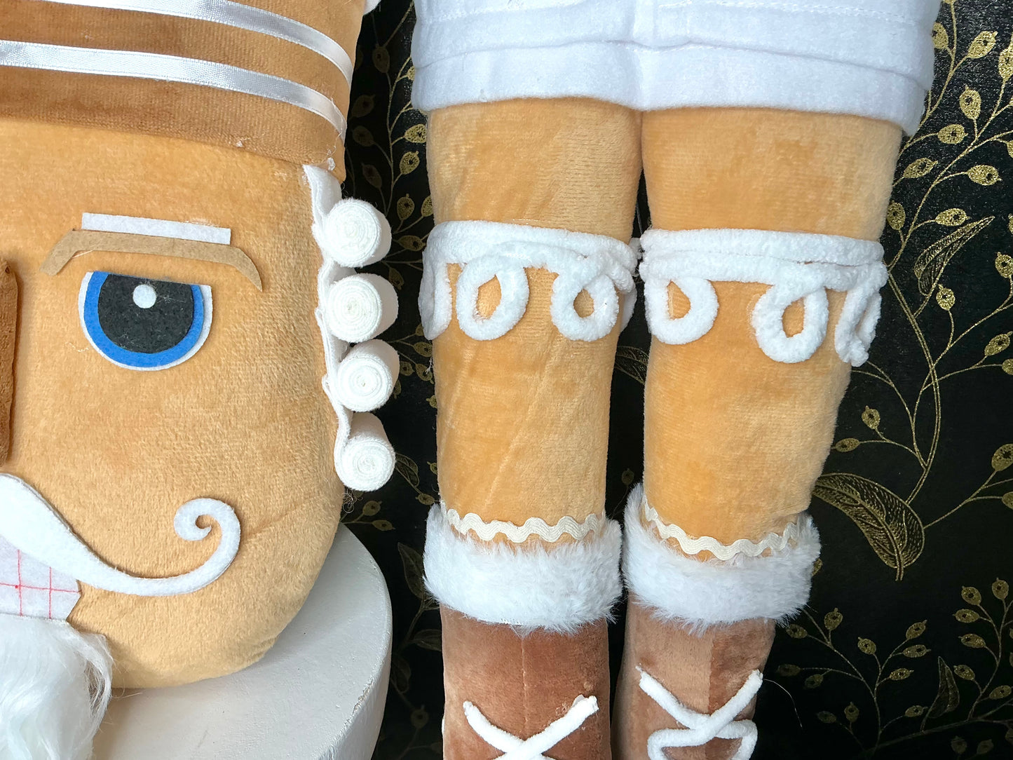 Plush Gingerbread Nutcracker Chef Set, Wreath attachment