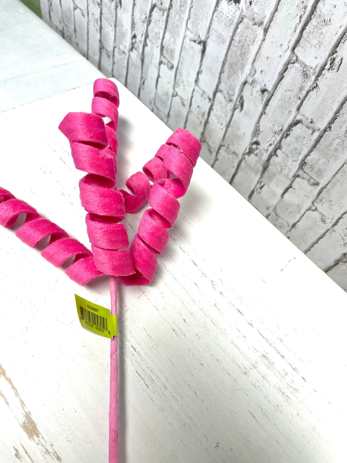 Hot pink velvet curly spray, 63388BT
