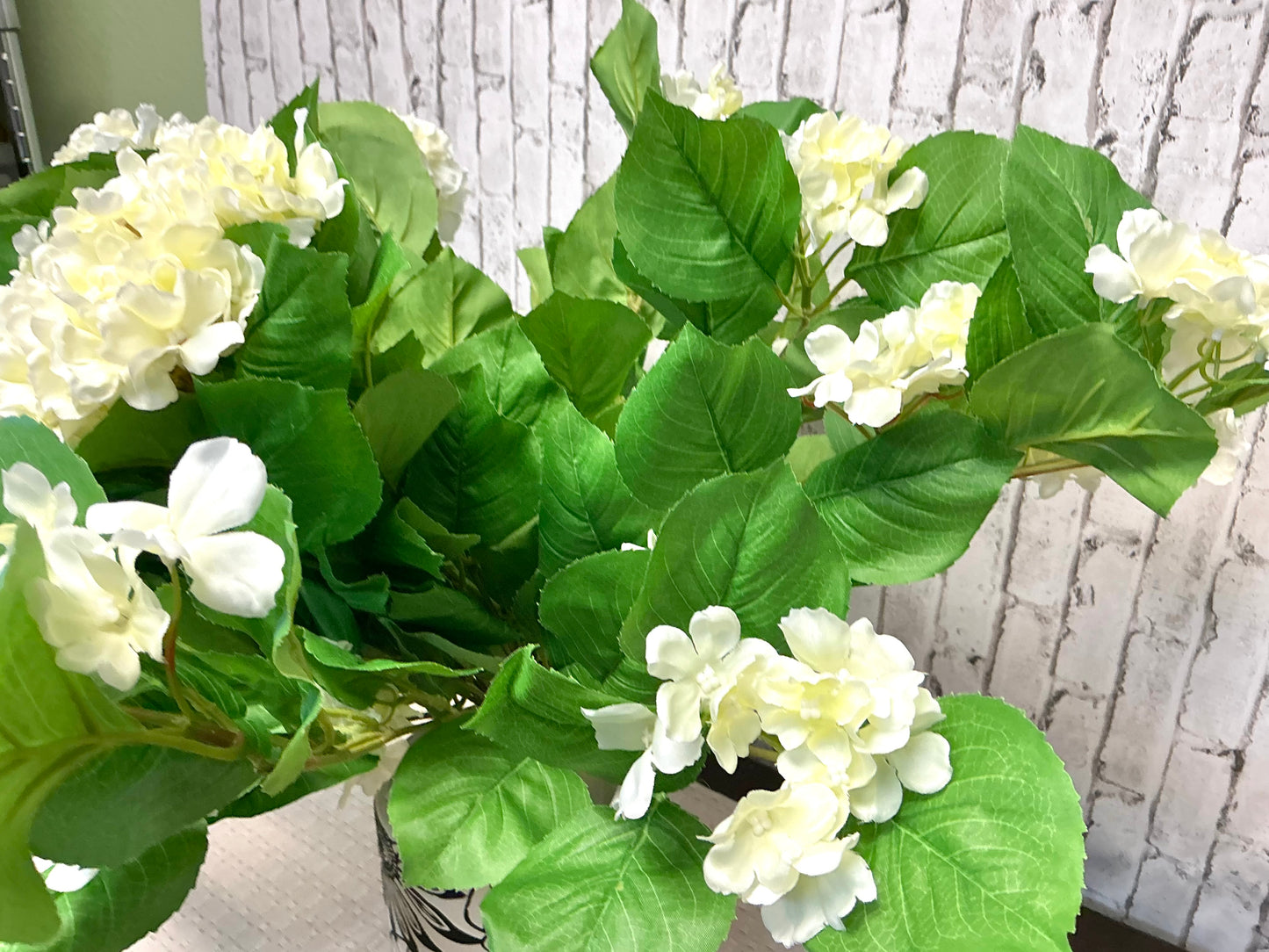 Hanging Hydrangea bush, White, UV protected, MTF24609