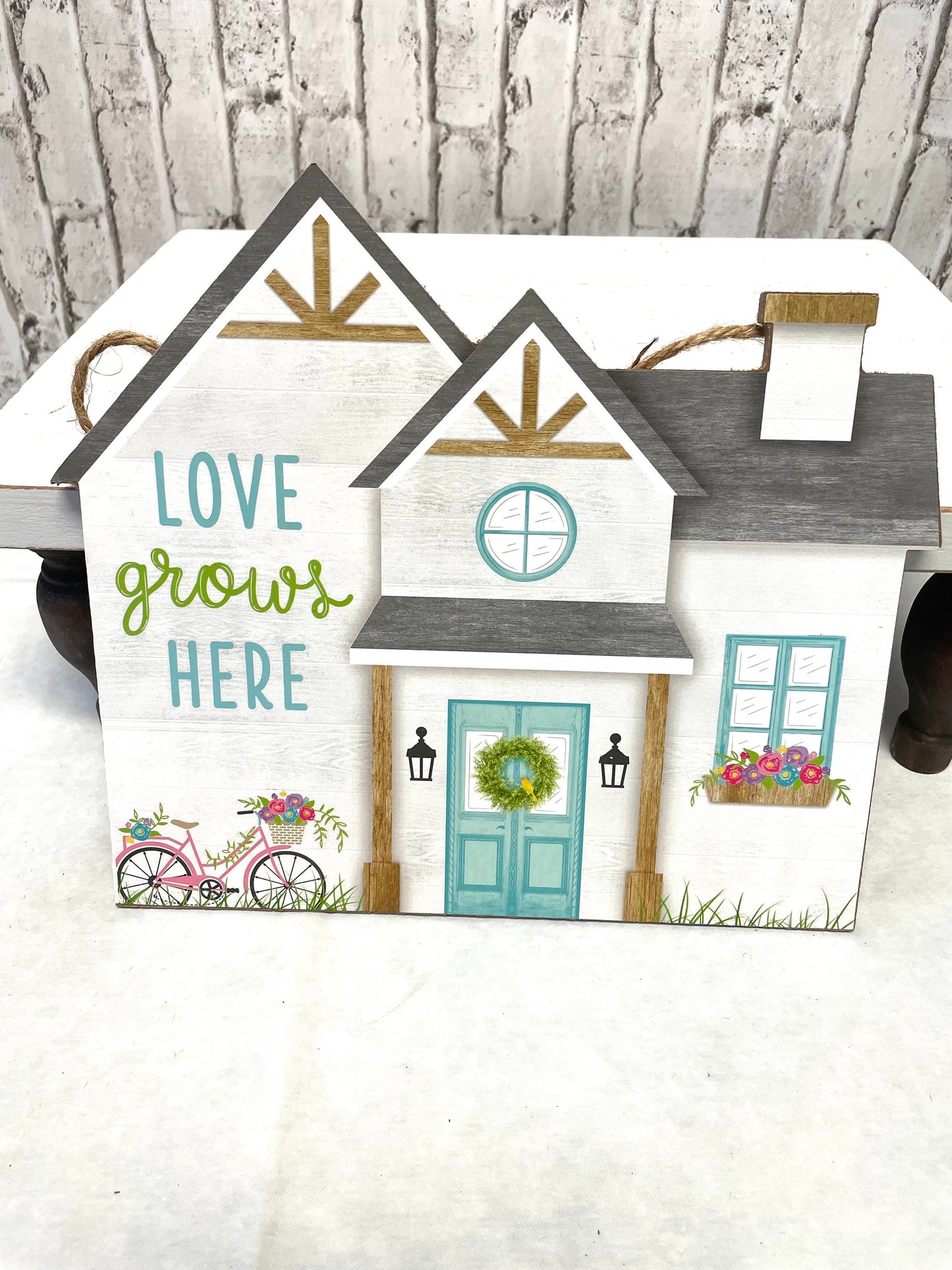 AP7088, love grows here wreath sign