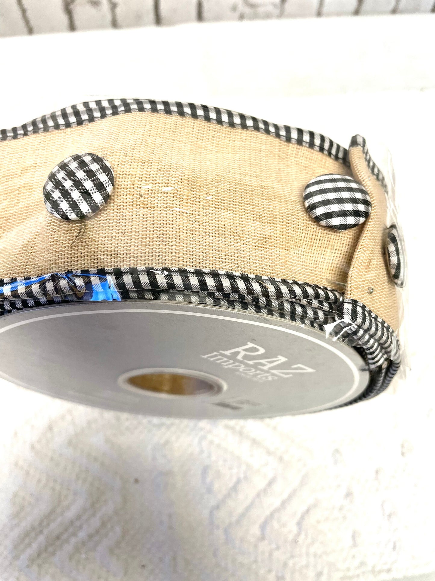 R3927747, burlap with black white check trim with buttons