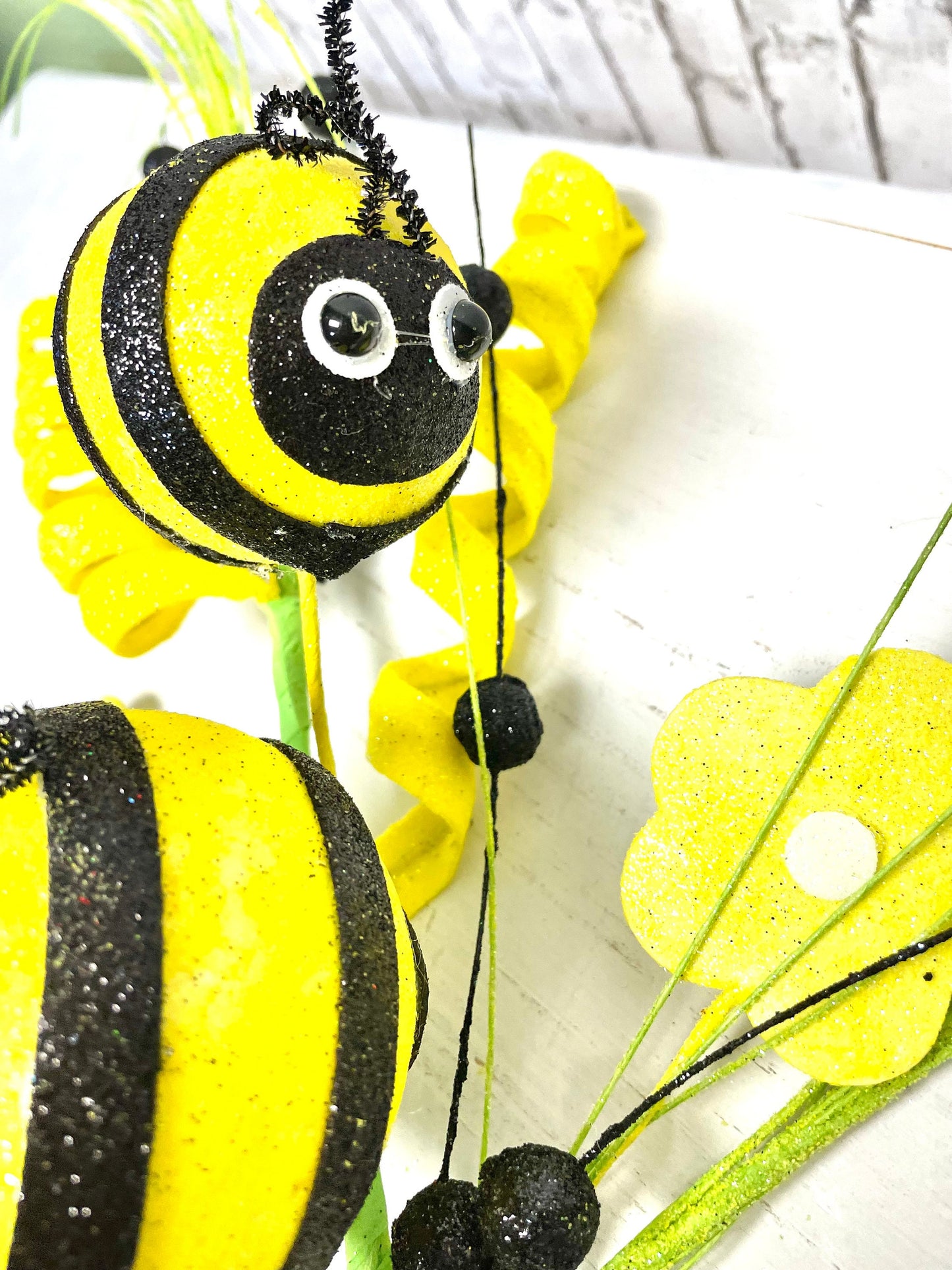 bee and flower spray, fat bumble bee spray