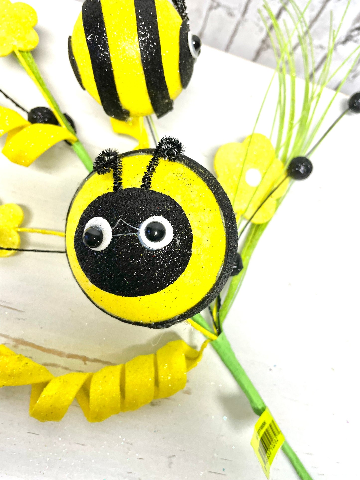 bee and flower spray, fat bumble bee spray
