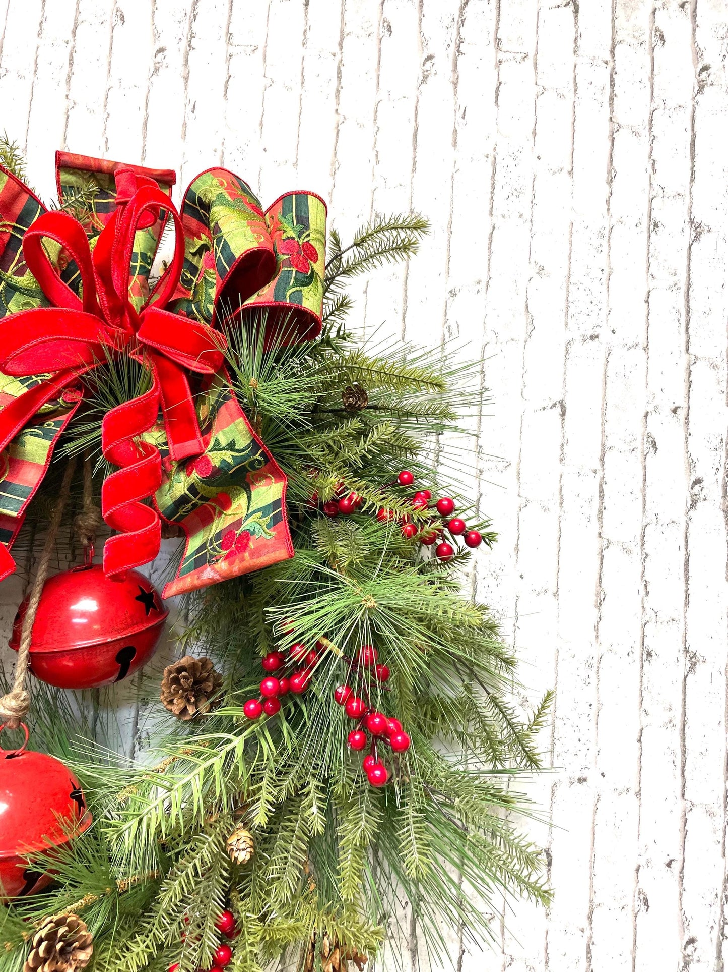 pine and cedar wreath, pine wreath, pine door decor, Christmas wreath, Christmas decor, all greenery Christmas wreath, shipping included
