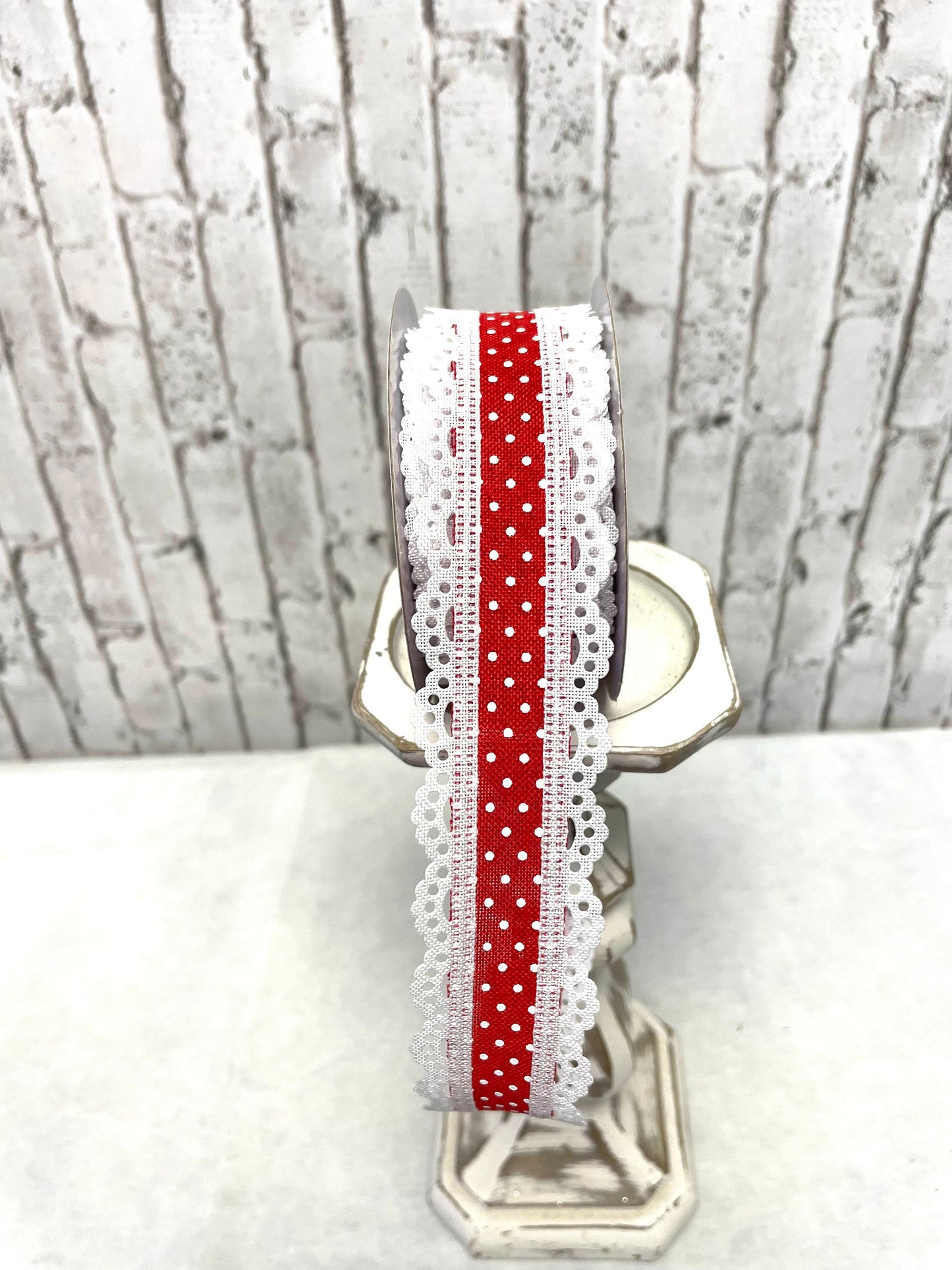 Red Swiss dot ribbon, RGO886924