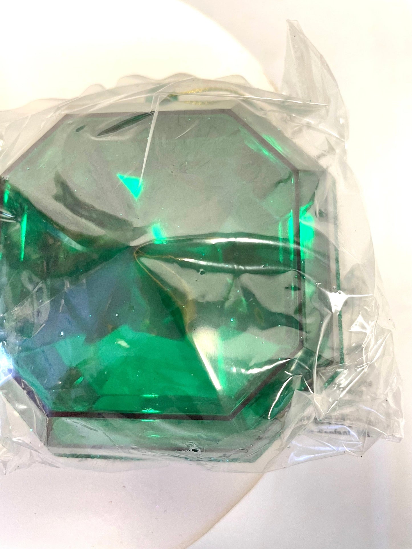 emerald green 4 inch round/ square 2 pack gems/jewels, MTX67413, 2 pack green jewels, Christmas gems, Christmas jewels, 4 inch jewels/gems.