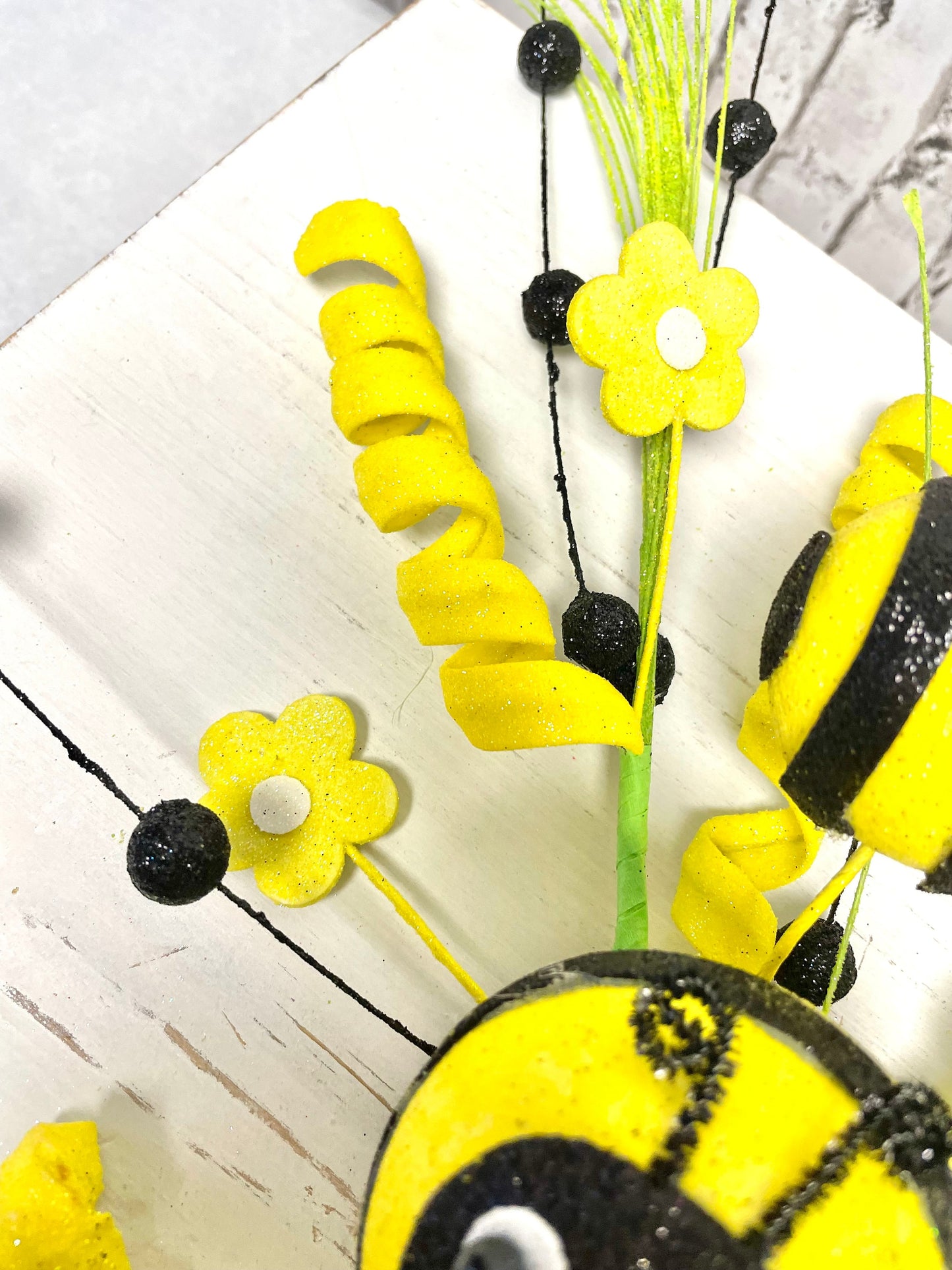 bee and flower spray, fat bumble bee spray