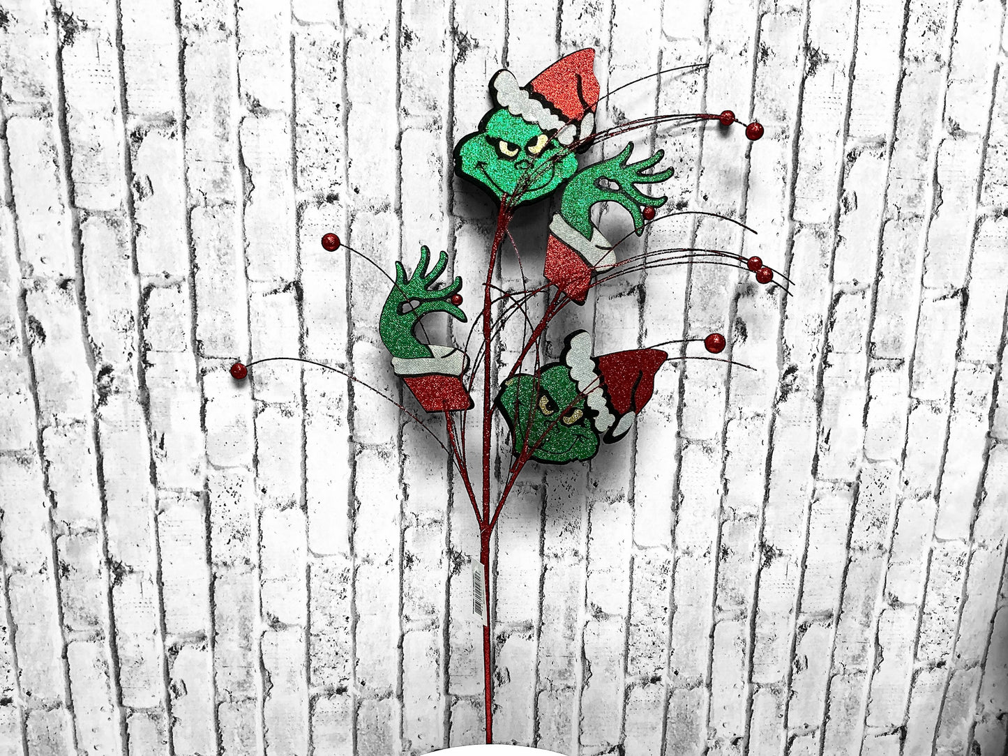 grinch face and hands Spray